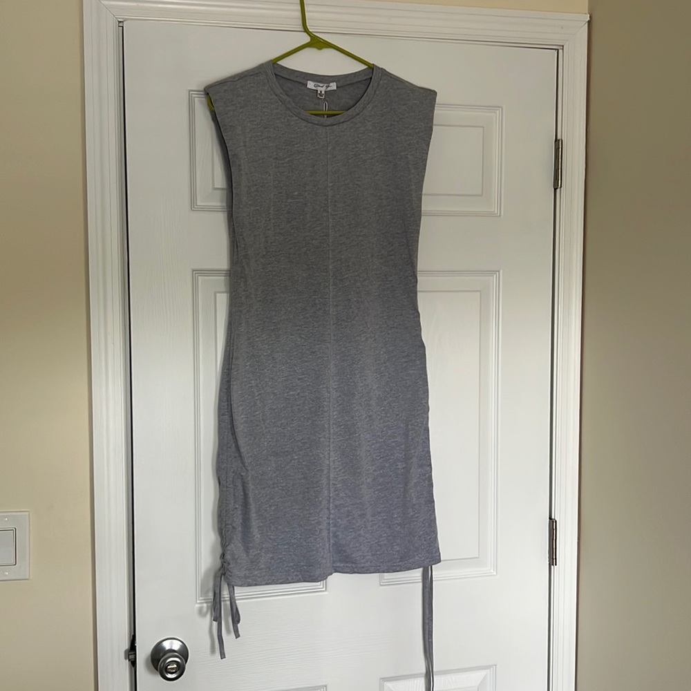 Dress with shoulder pads ! Never worn